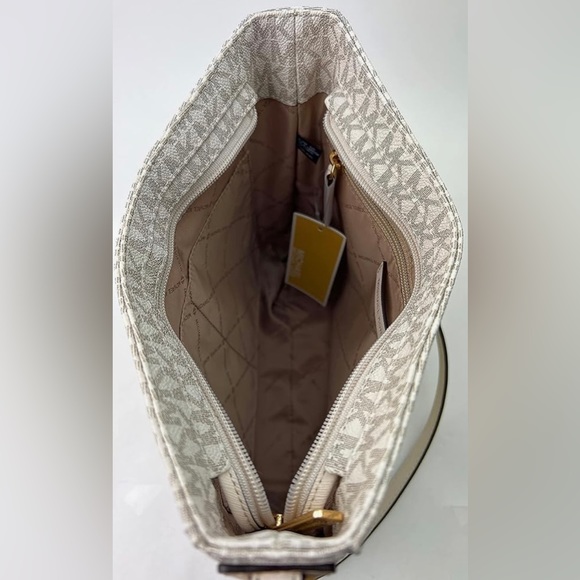 Michael Kors jet set travel bag - Picture 4 of 4